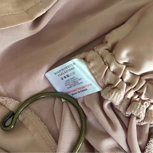 Pretty Little Thing Satin & Mesh Pink Mini Dress - Picture 5 of 6